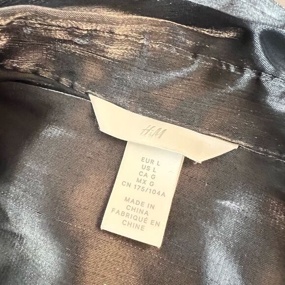 H&M Silver Metallic Long Sleeve Button Down Blouse Top Size Large - Picture 10 of 13